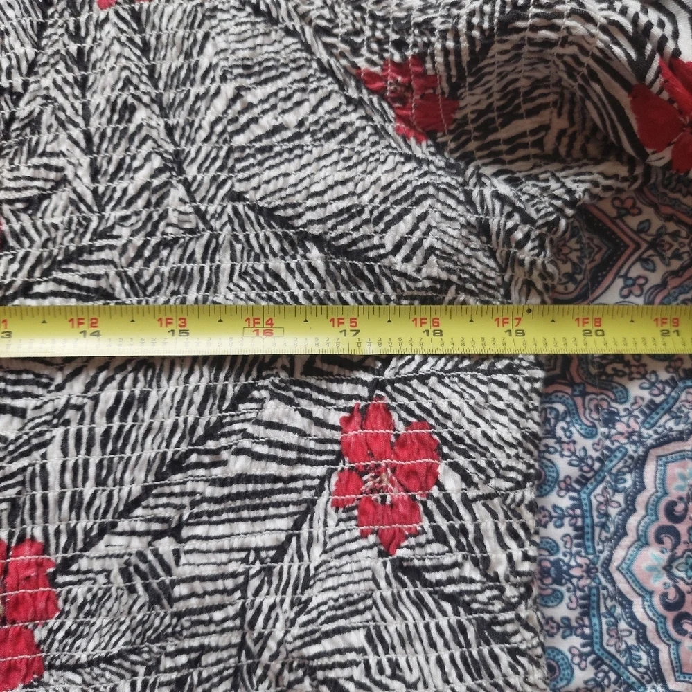 J.Jill Smocked Black White Red Floral Peasant‎ Top Size Large Tall